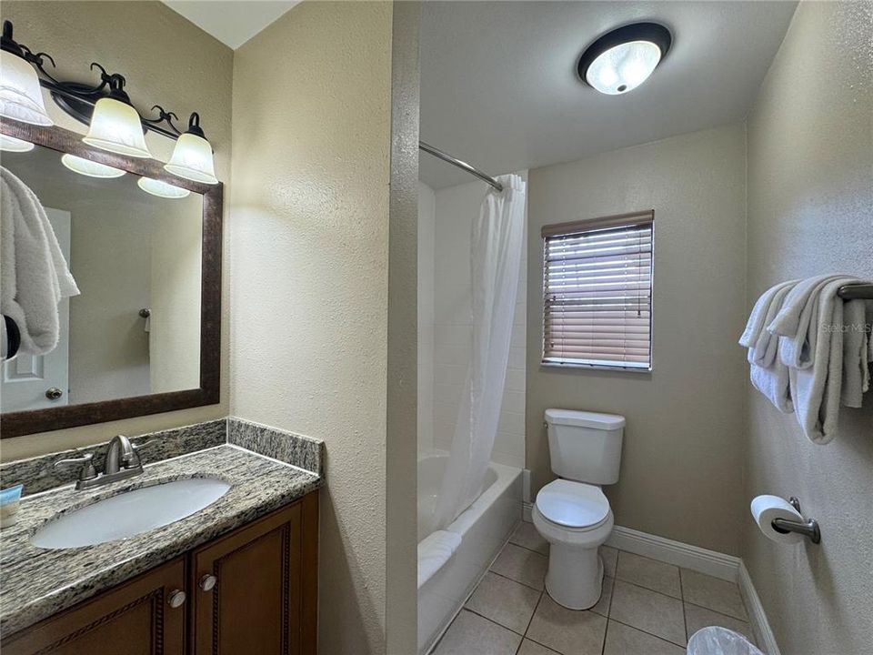 For Rent: $2,000 (2 beds, 2 baths, 1052 Square Feet)
