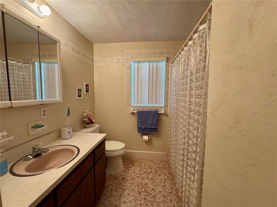 For Sale: $265,000 (3 beds, 2 baths, 1465 Square Feet)