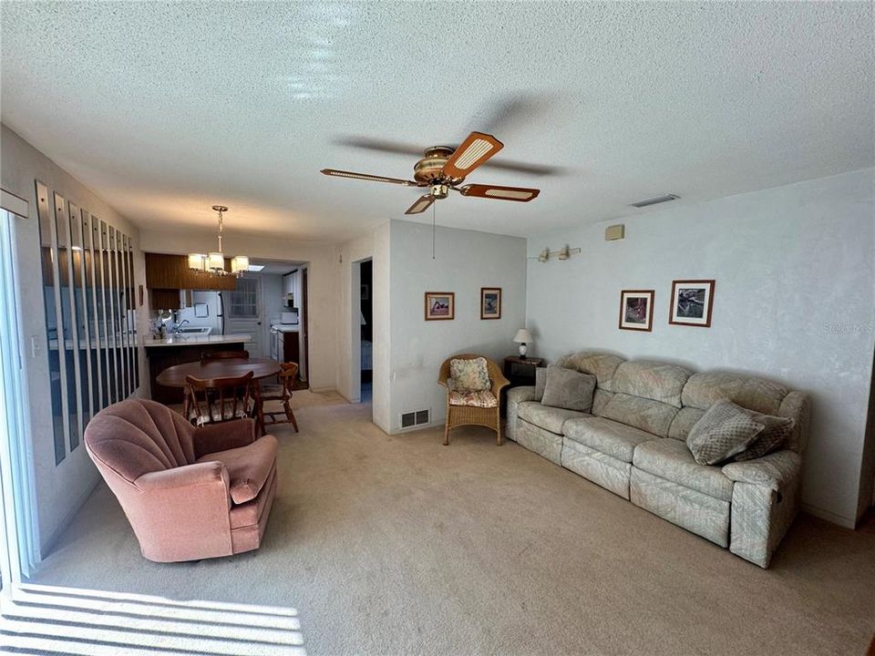 For Sale: $265,000 (3 beds, 2 baths, 1465 Square Feet)