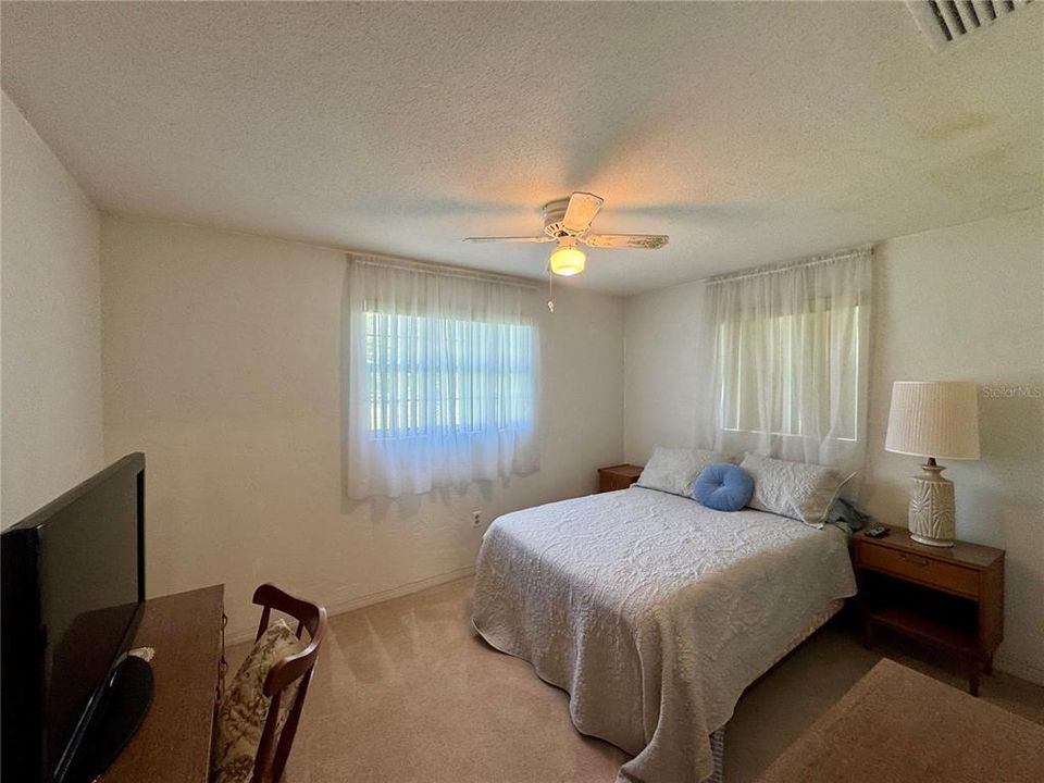 For Sale: $265,000 (3 beds, 2 baths, 1465 Square Feet)