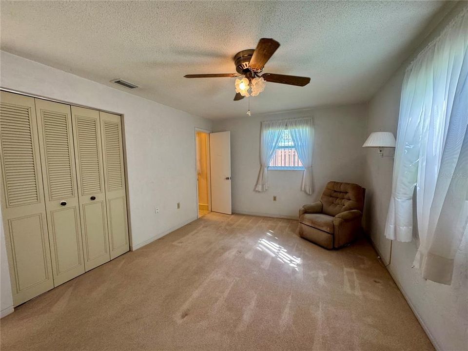 For Sale: $265,000 (3 beds, 2 baths, 1465 Square Feet)