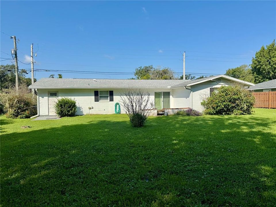 For Sale: $265,000 (3 beds, 2 baths, 1465 Square Feet)