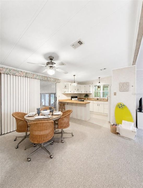 For Sale: $159,900 (2 beds, 2 baths, 960 Square Feet)