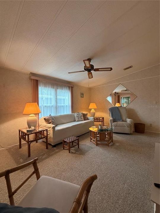 For Sale: $159,900 (2 beds, 2 baths, 960 Square Feet)