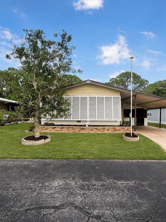 For Sale: $159,900 (2 beds, 2 baths, 960 Square Feet)