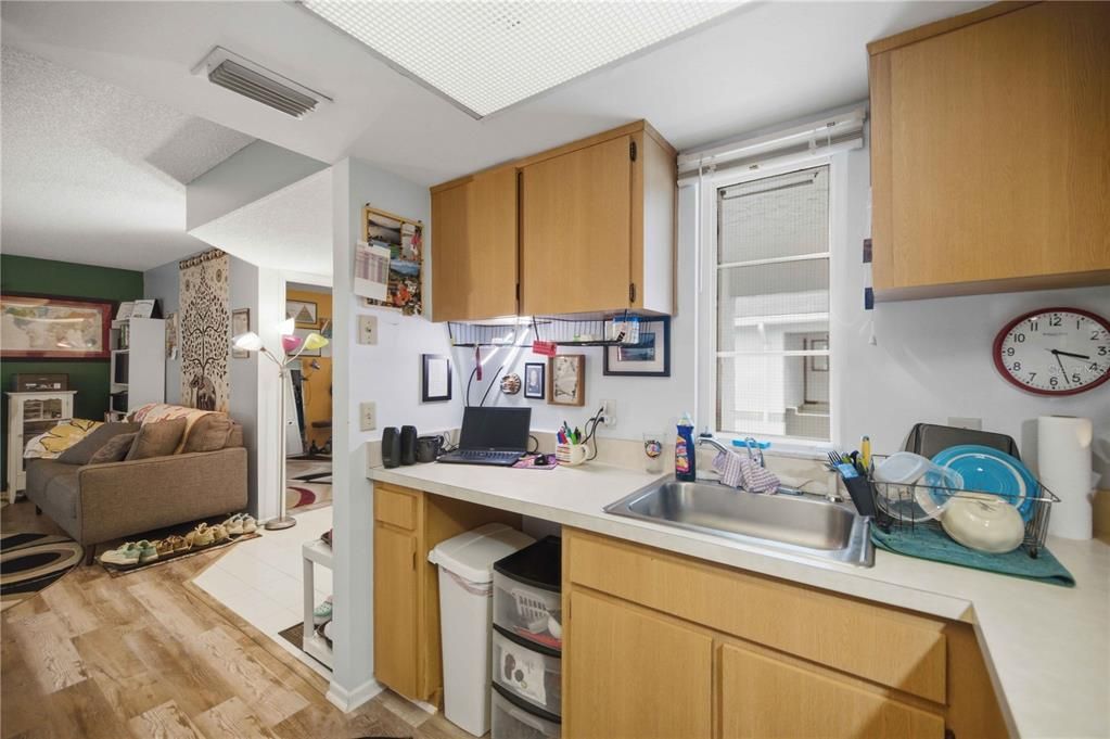 For Sale: $114,000 (2 beds, 2 baths, 837 Square Feet)
