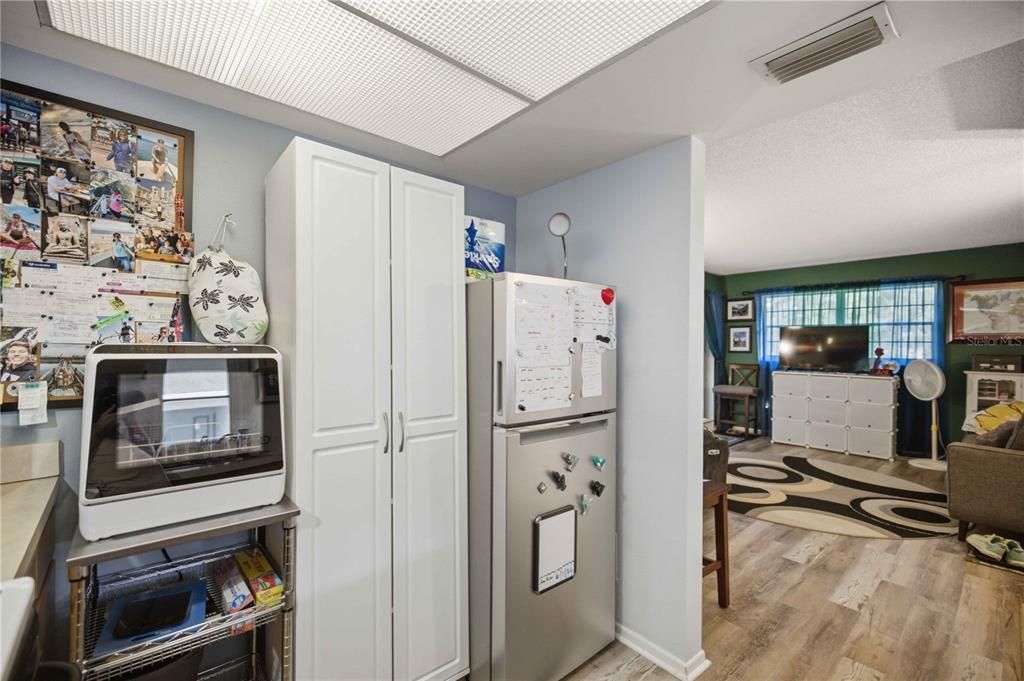 For Sale: $114,000 (2 beds, 2 baths, 837 Square Feet)