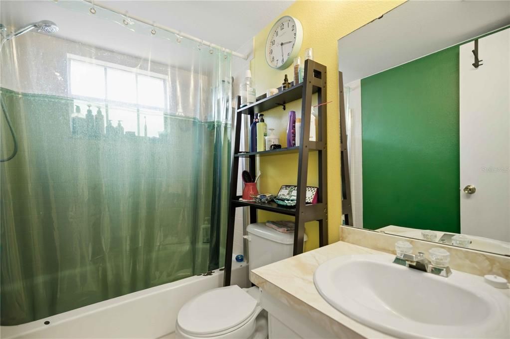 For Sale: $114,000 (2 beds, 2 baths, 837 Square Feet)