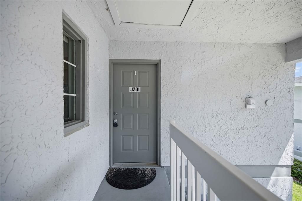 For Sale: $114,000 (2 beds, 2 baths, 837 Square Feet)