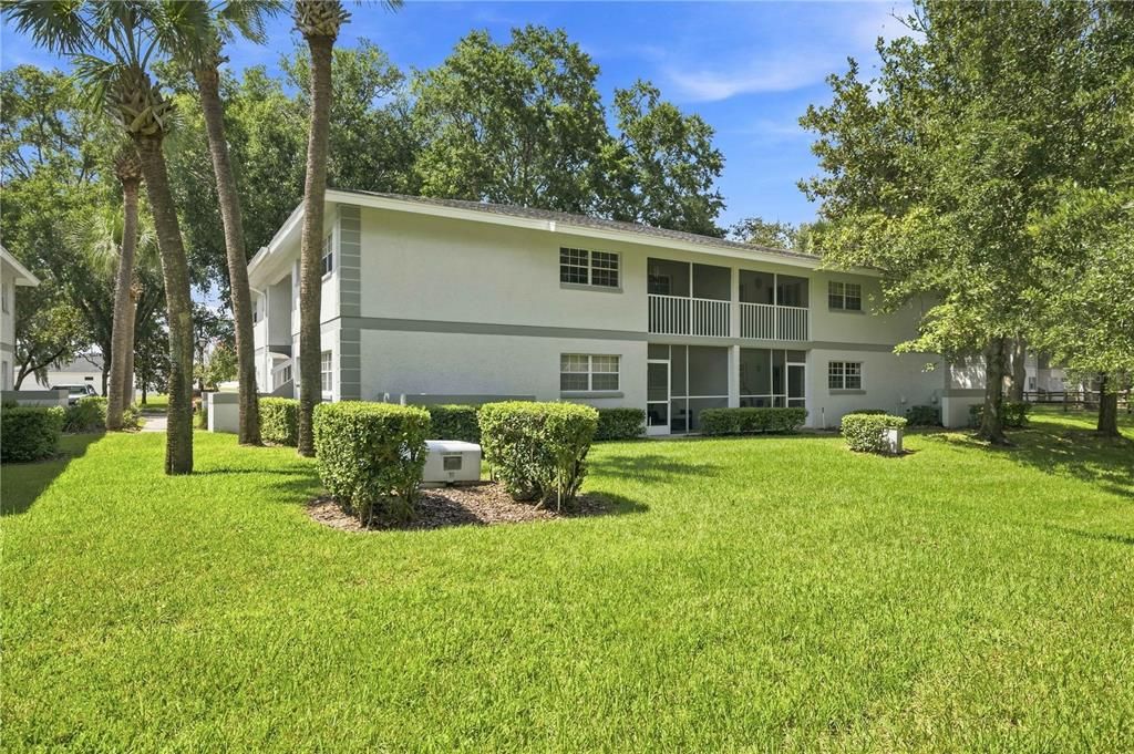 For Sale: $114,000 (2 beds, 2 baths, 837 Square Feet)