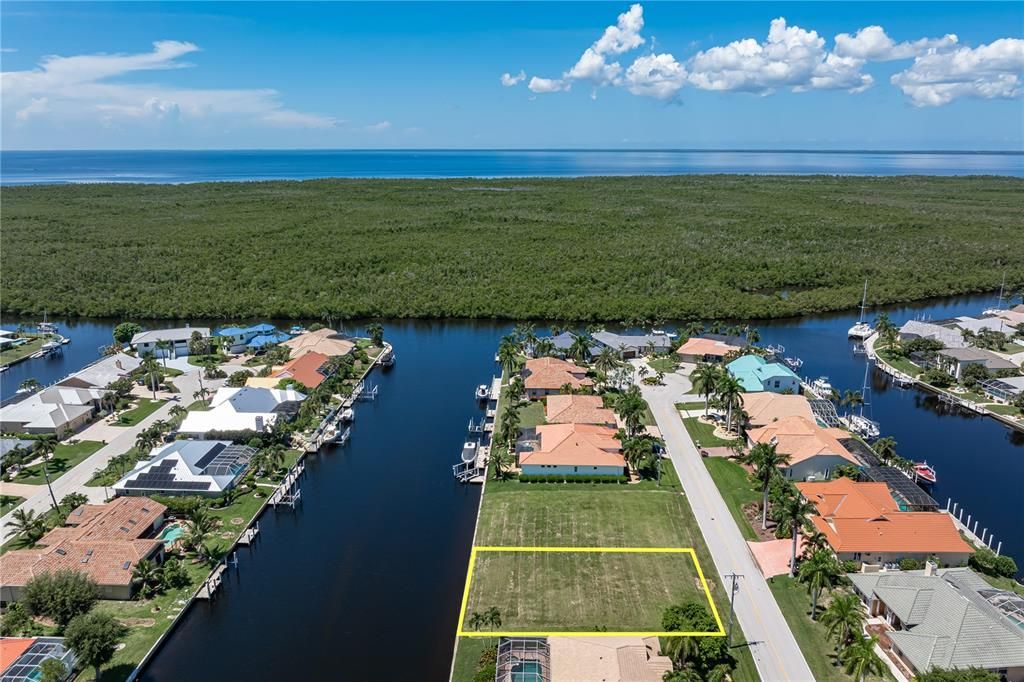 For Sale: $499,900 (0.22 acres)