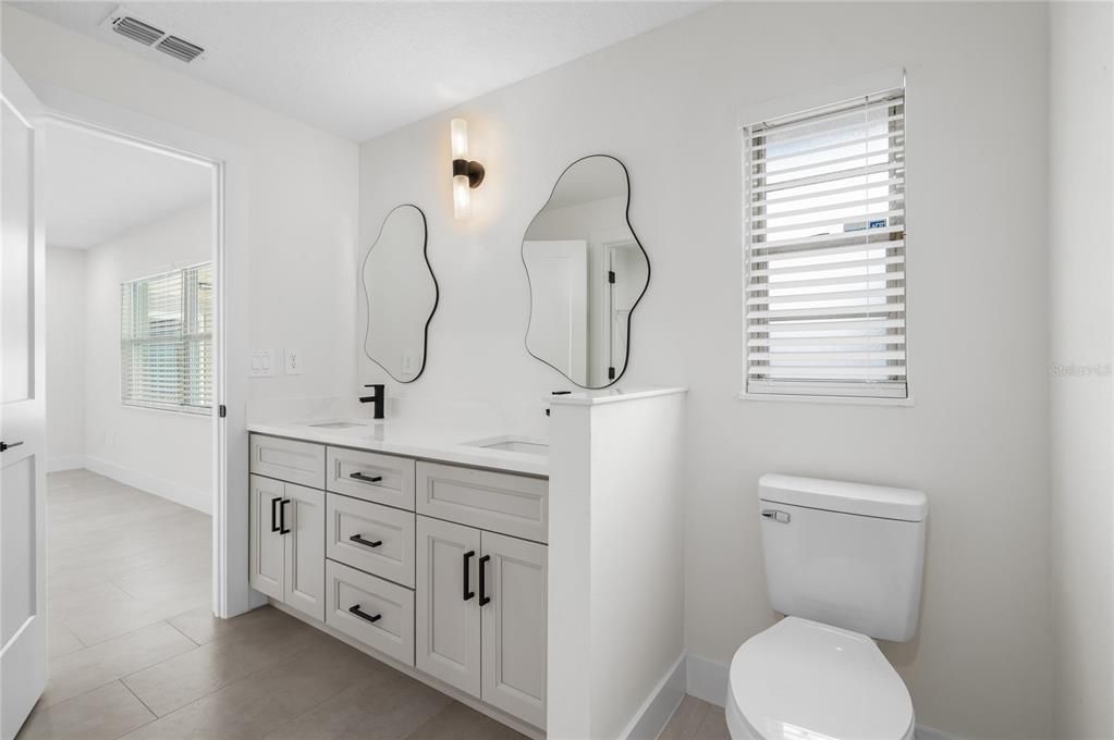 For Sale: $589,900 (4 beds, 2 baths, 1898 Square Feet)
