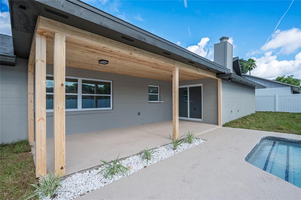 For Sale: $589,900 (4 beds, 2 baths, 1898 Square Feet)