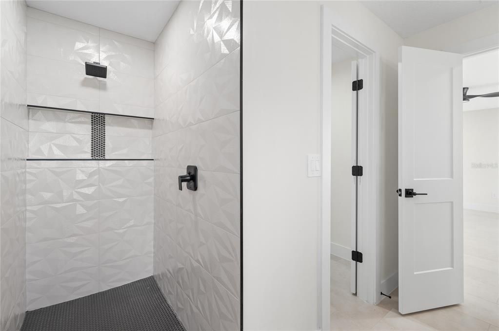 For Sale: $589,900 (4 beds, 2 baths, 1898 Square Feet)