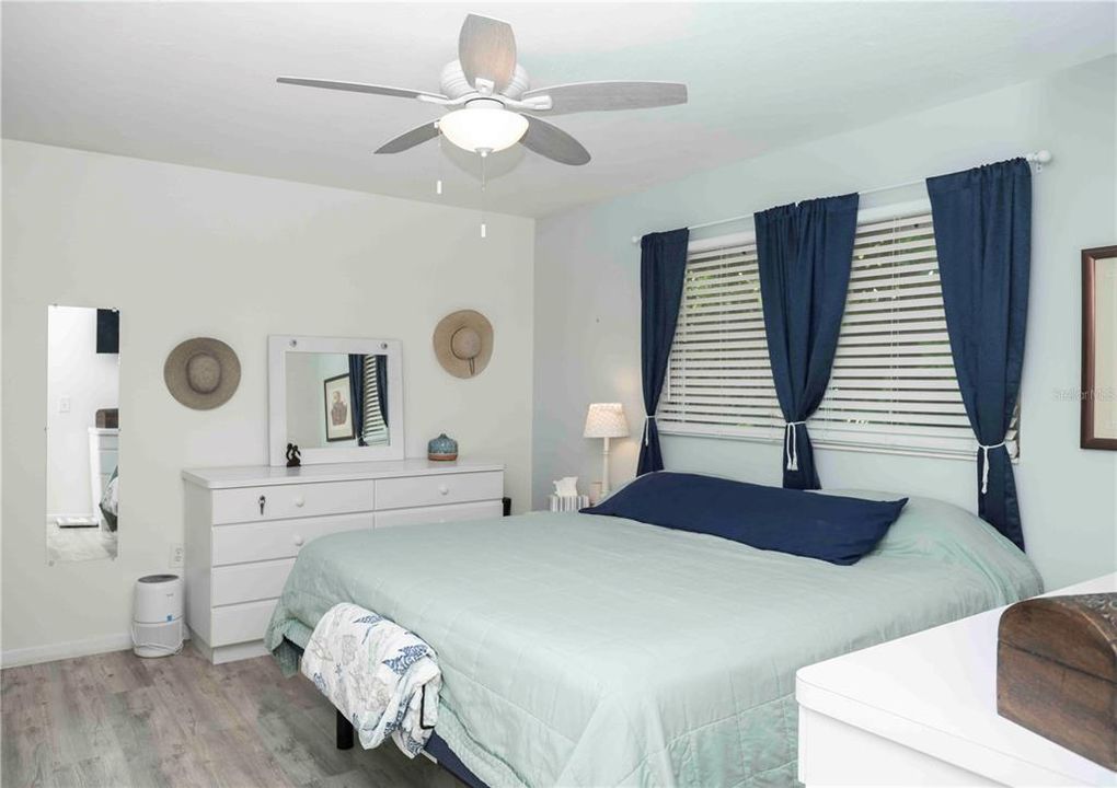 For Sale: $209,000 (3 beds, 2 baths, 1212 Square Feet)