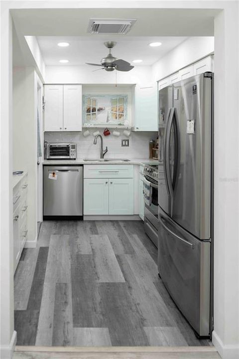 For Sale: $209,000 (3 beds, 2 baths, 1212 Square Feet)