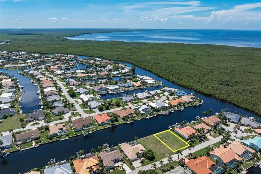 En Venta: $499,900 (0.22 acres)