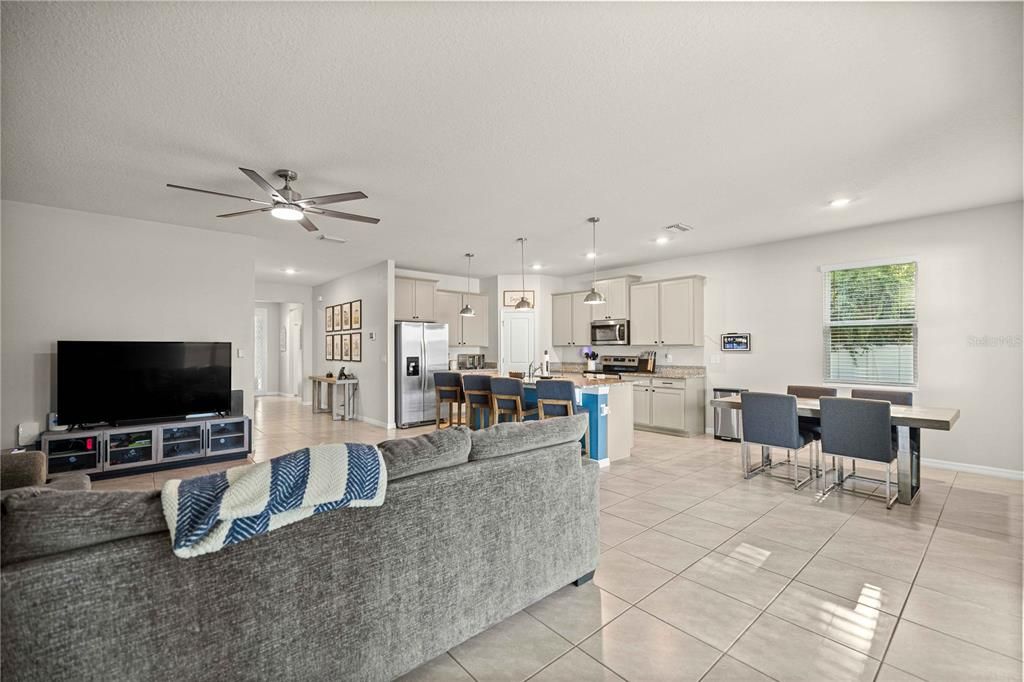For Sale: $439,000 (4 beds, 2 baths, 2053 Square Feet)