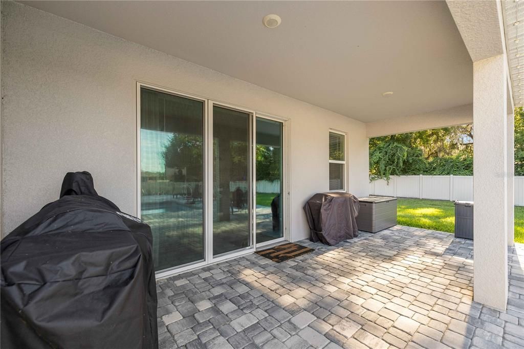 For Sale: $439,000 (4 beds, 2 baths, 2053 Square Feet)