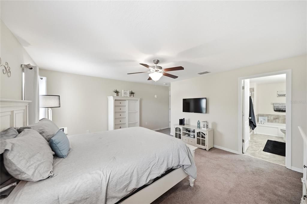 For Sale: $320,000 (3 beds, 2 baths, 2010 Square Feet)