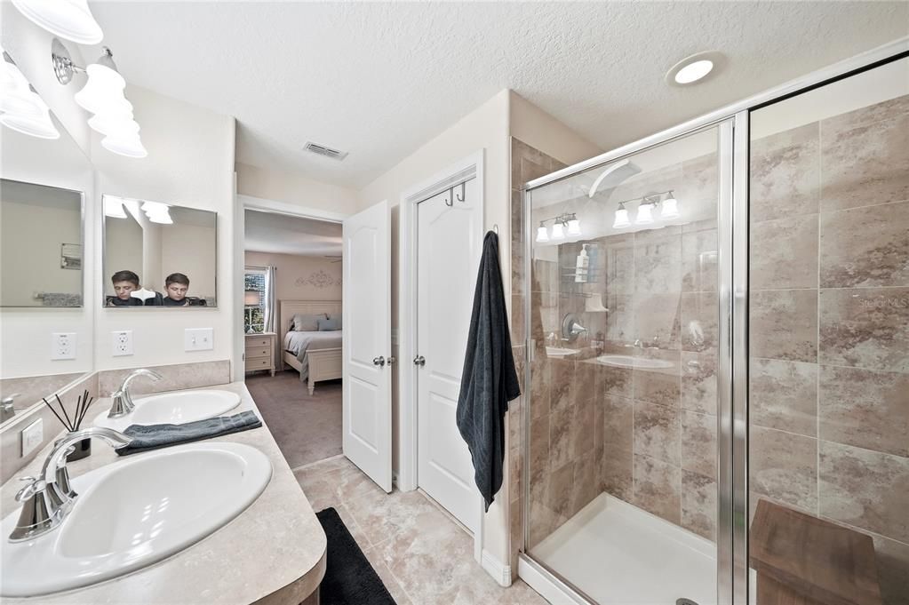 For Sale: $320,000 (3 beds, 2 baths, 2010 Square Feet)