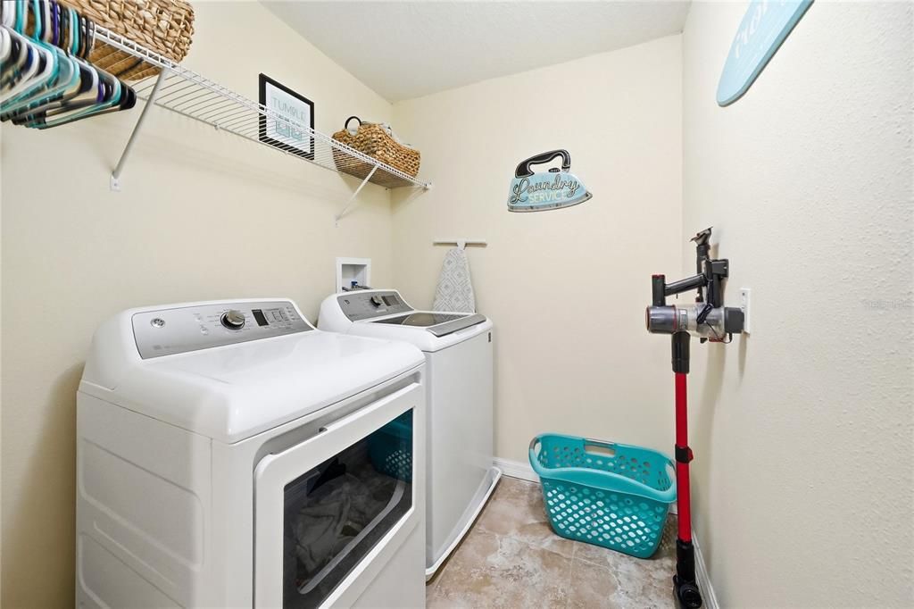 For Sale: $320,000 (3 beds, 2 baths, 2010 Square Feet)