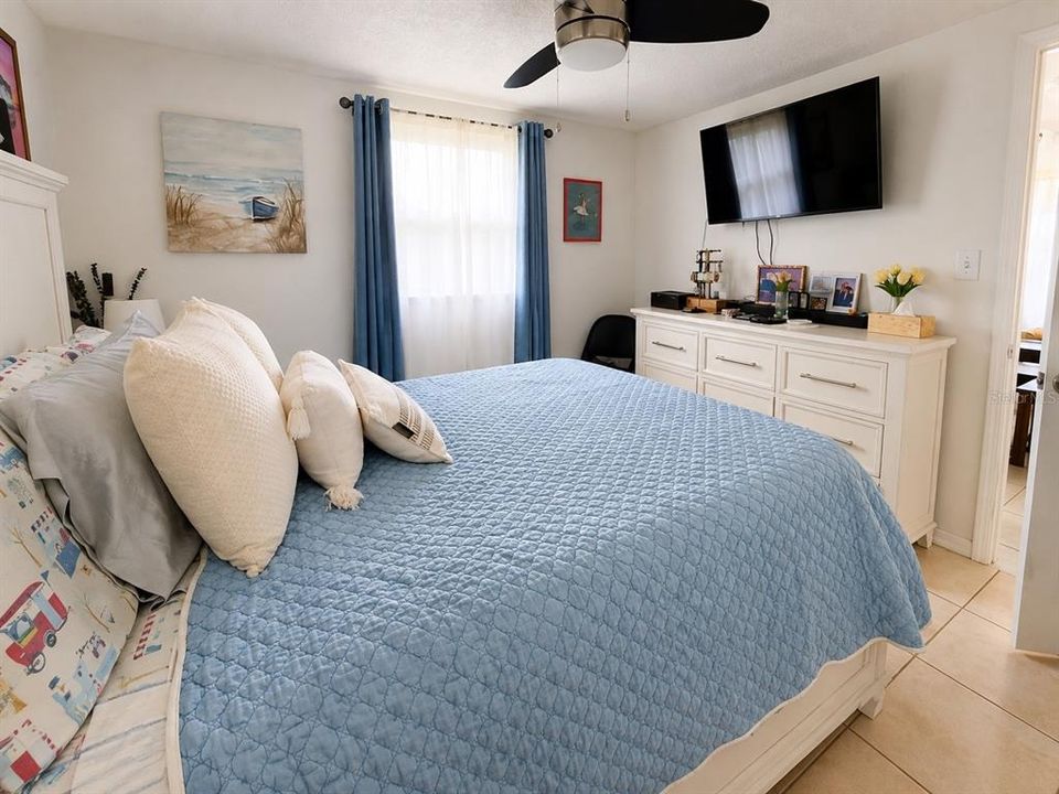 For Rent: $2,100 (3 beds, 2 baths, 1146 Square Feet)