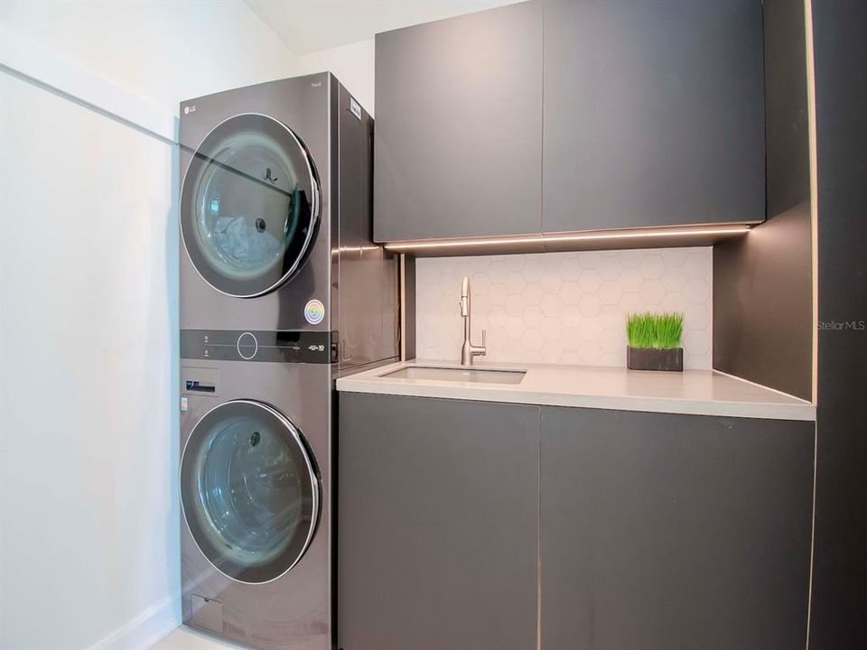 For Rent: $13,500 (3 beds, 3 baths, 3031 Square Feet)