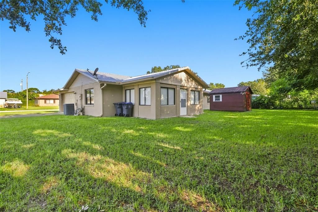 For Sale: $300,000 (3 beds, 2 baths, 1352 Square Feet)