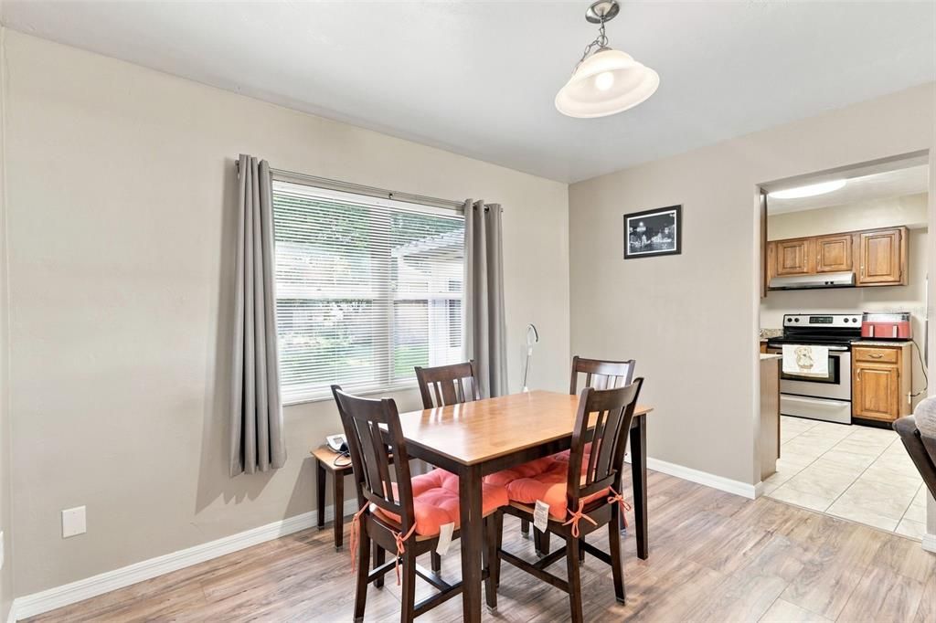 For Sale: $300,000 (3 beds, 2 baths, 1352 Square Feet)