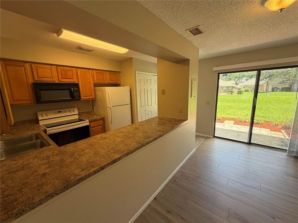 For Rent: $1,695 (2 beds, 2 baths, 1156 Square Feet)