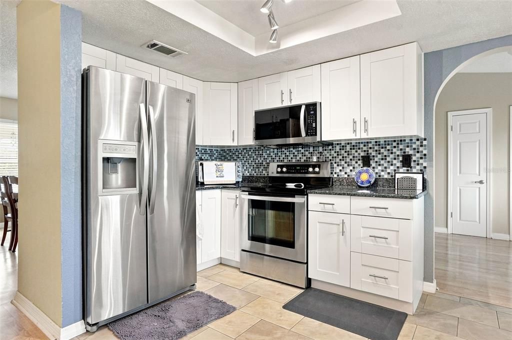 На продажу: $299,999 (2 спален, 2 ванн, 1508 Квадратных фут)
