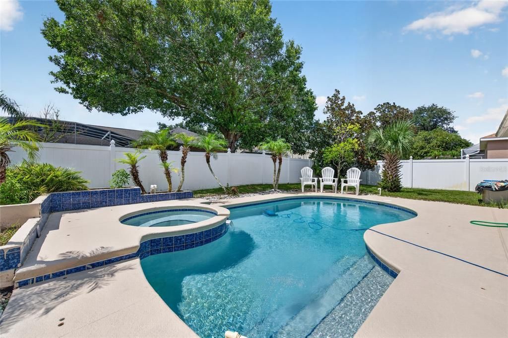 For Sale: $575,000 (5 beds, 3 baths, 2848 Square Feet)