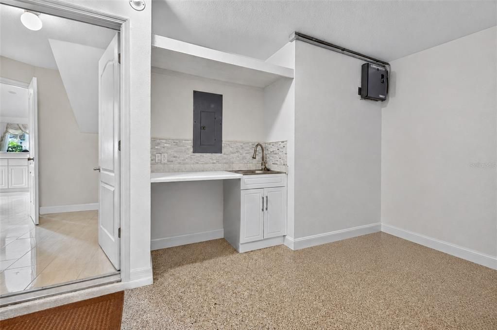 For Sale: $575,000 (5 beds, 3 baths, 2848 Square Feet)