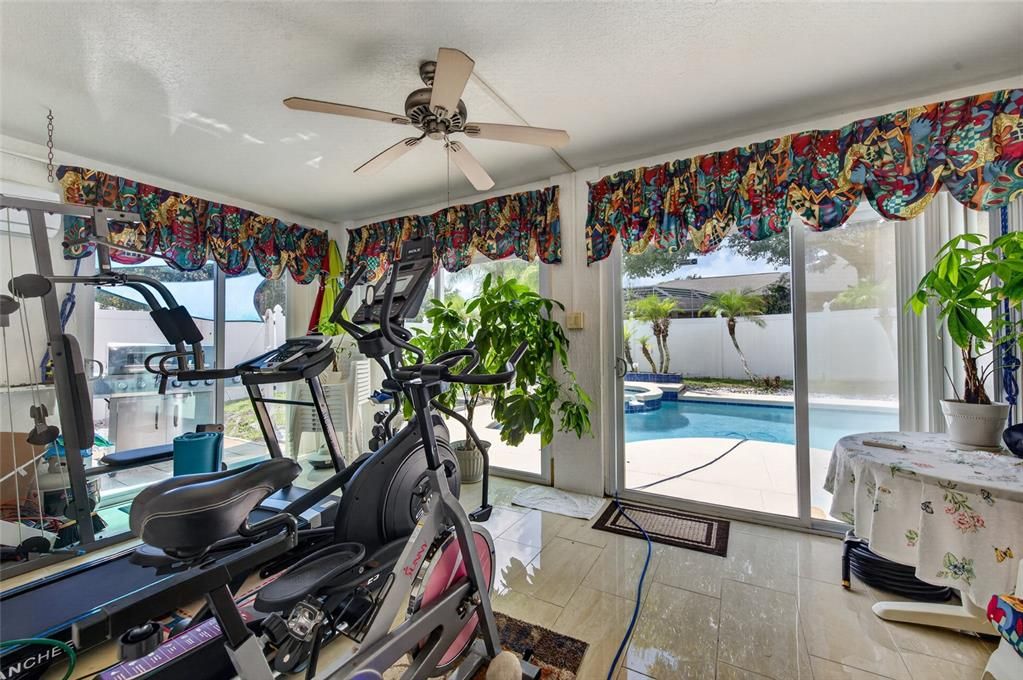 For Sale: $575,000 (5 beds, 3 baths, 2848 Square Feet)