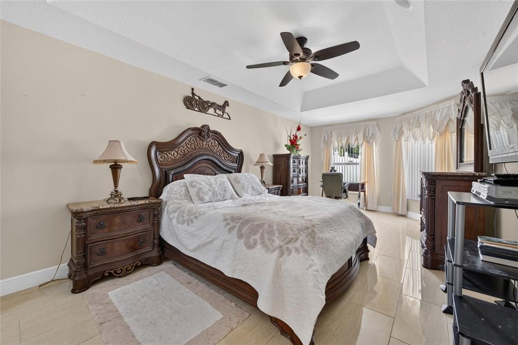 For Sale: $575,000 (5 beds, 3 baths, 2848 Square Feet)