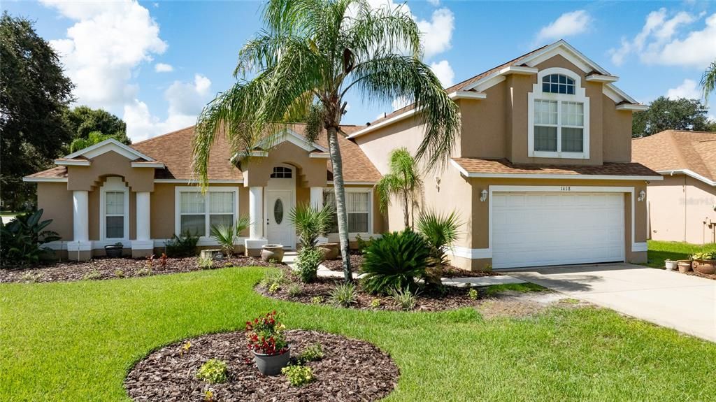For Sale: $575,000 (5 beds, 3 baths, 2848 Square Feet)