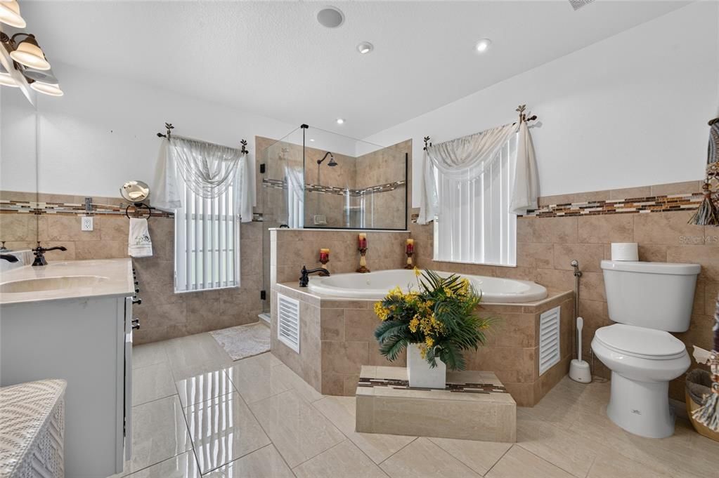 For Sale: $575,000 (5 beds, 3 baths, 2848 Square Feet)