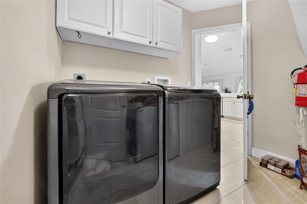 For Sale: $575,000 (5 beds, 3 baths, 2848 Square Feet)
