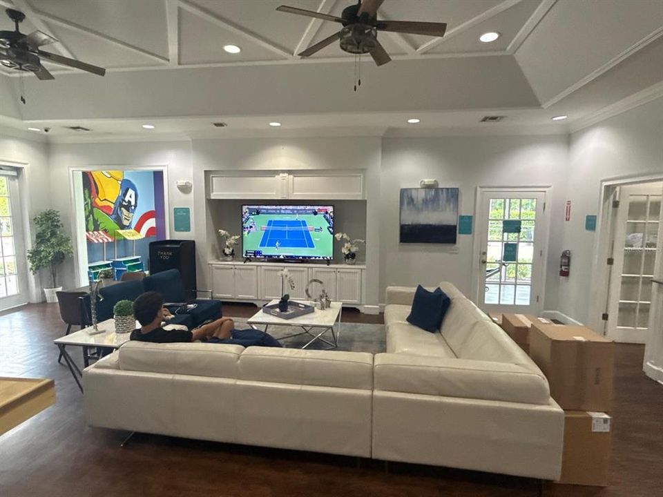 For Sale: $274,900 (3 beds, 2 baths, 1300 Square Feet)