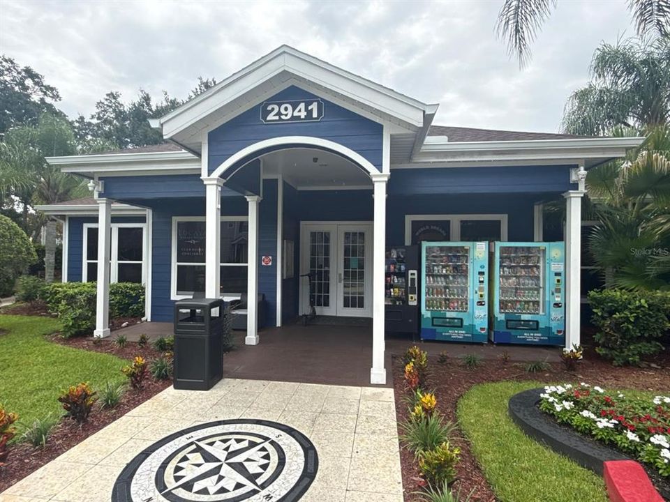 For Sale: $274,900 (3 beds, 2 baths, 1300 Square Feet)