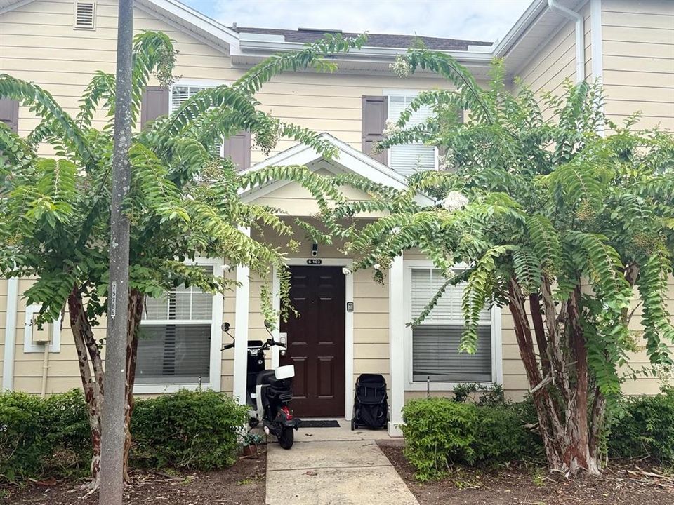 For Sale: $274,900 (3 beds, 2 baths, 1300 Square Feet)