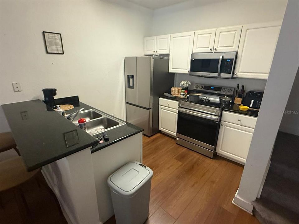 For Sale: $274,900 (3 beds, 2 baths, 1300 Square Feet)