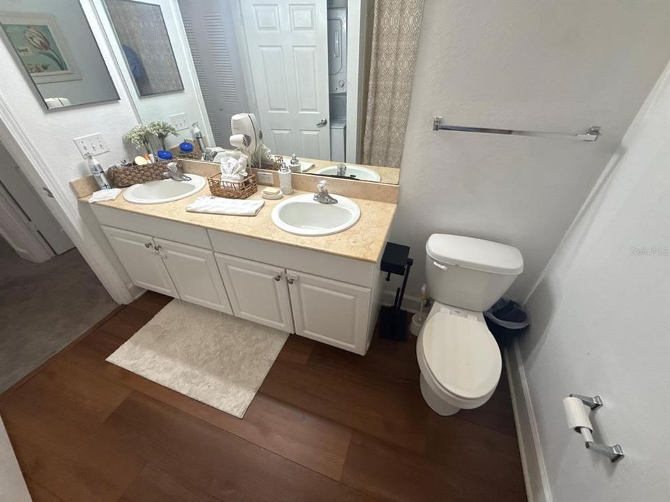For Sale: $274,900 (3 beds, 2 baths, 1300 Square Feet)