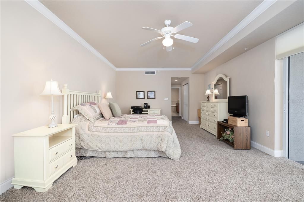 For Sale: $895,000 (3 beds, 3 baths, 2515 Square Feet)