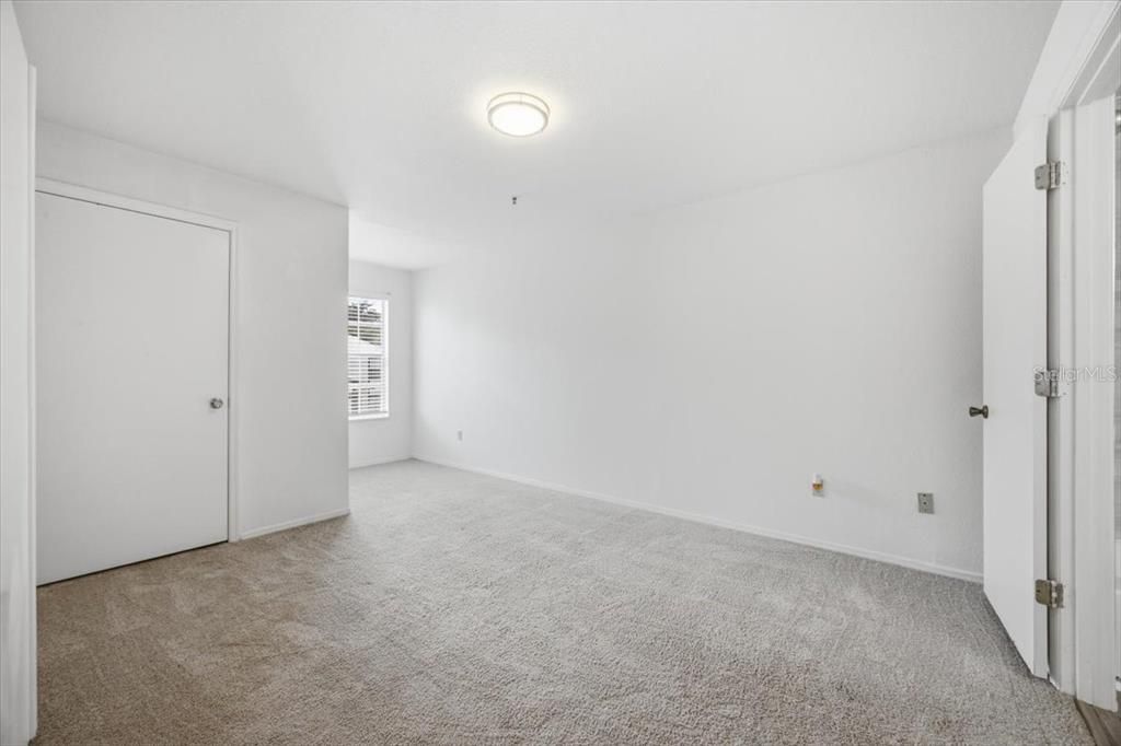 For Rent: $1,450 (2 beds, 1 baths, 834 Square Feet)