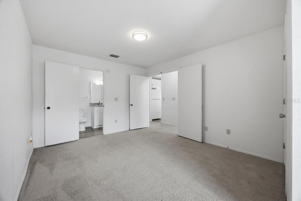 For Rent: $1,450 (2 beds, 1 baths, 834 Square Feet)