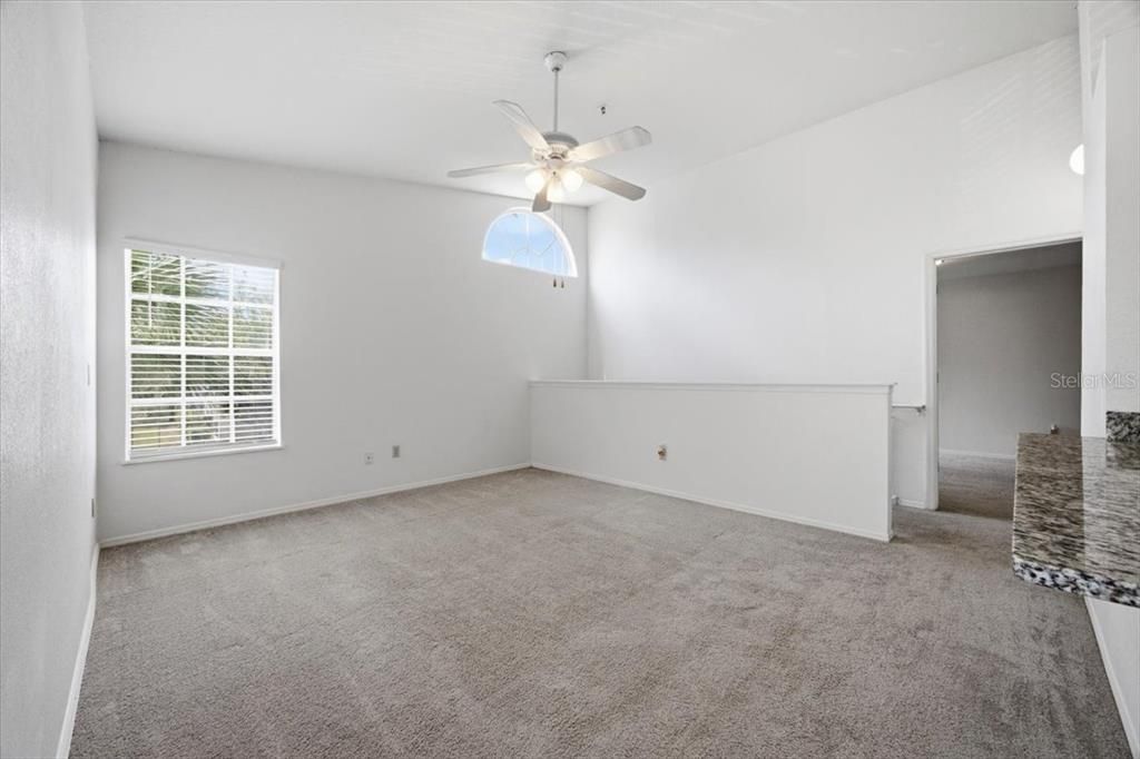 For Rent: $1,450 (2 beds, 1 baths, 834 Square Feet)