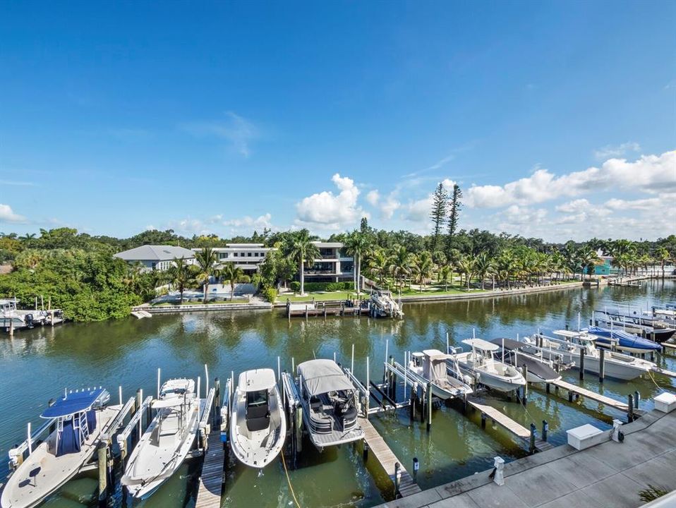 For Sale: $765,000 (1 beds, 2 baths, 1332 Square Feet)