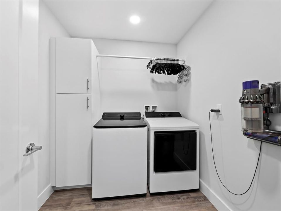 For Sale: $765,000 (1 beds, 2 baths, 1332 Square Feet)